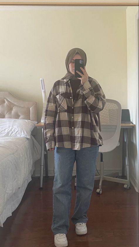 fit check
outfit
fall fit
university fit
campus
student Brown Flannel Outfit, Macbeth Costumes, 90s Straight Jeans, Moody Autumn, Fit Checks, Flannel Fits, Brown Flannel, Brown Scarf, Flannel Outfits