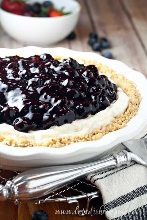 Best Blueberry Cream Pie Recipe -- With a pecan shortbread cookie crust, a luscious no-bake cheesecake filling, and a homemade blueberry topping, this pie really is the best. #pie #desserts #blueberries Blueberry Breakfast Recipes, Easy Blueberry Recipes, Cherry Cheesecake Pie, Blueberry Cream Pie, Homemade Cherry Pie Filling, Cherry Pie Cookies, Potluck Favorites, Homemade Cherry Pie, Blueberry Cream Pies