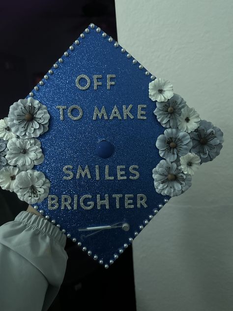 Dental Assistant cap decor 🦷 Graduating Dental School, Dental Grad Cap, Graduation Cap Designs Dental, Dental Assistant Graduation Cap, Dental Graduation Cap, Dental Hygiene Graduation Cap, Dental Assistant Aesthetic, Dentistry Graduation, Dental Hygiene Graduation