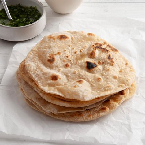 Chapati Recipe Indian, Chapati Bread, Chapati Recipe, Garlic Naan Recipe, Wheat Flour Recipes, Chapati Recipes, Best Indian Recipes, Indian Recipes Authentic, Authentic Asian Recipes