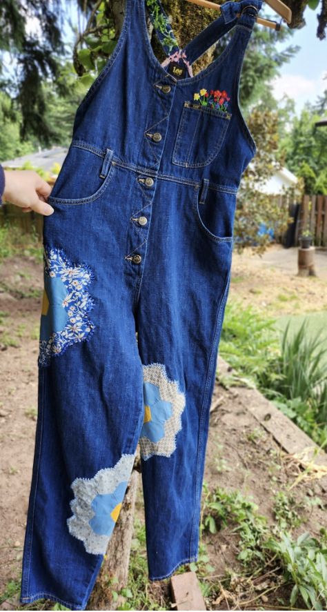 upcycled denim overalls Quilt Overalls, Fun Overalls, Flower Quilt Blocks, Whimsical Clothing, Clothes To Make, Ethical Clothing Brands, Small Sewing, Flower Quilt, Slow Fashion Brands