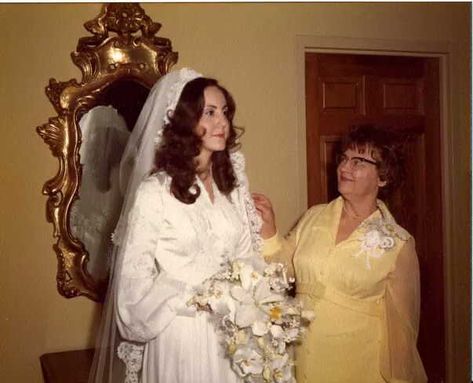 1970s Wedding, Gowns Vintage, Turkish Wedding, Vintage Brides, Vintage Wedding Photos, Wedding 2025, Vintage Weddings, Wedding Dresses Photos, Wedding Gowns Vintage