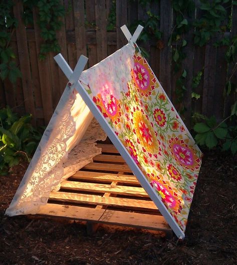 35 Playful and Fun DIY Tents for Kids Diy Tent, Pallet Projects Furniture, Woodworking For Kids, Fabulous Diy, Pallet Decor, Pallet Creations, Diy Projects For Kids, Wood Pallet Projects, Backyard For Kids