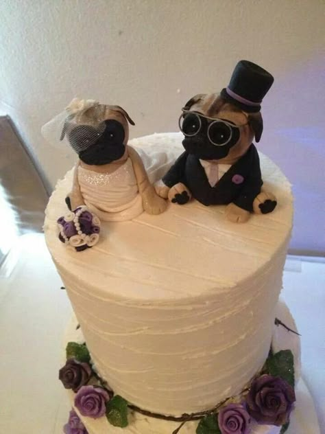 Pug Wedding Cake, Pug Wedding, Pug Cake, Jade Wedding, Baby Pugs, Pug Art, Wedding Floral Centerpieces, Crazy Cakes, Cute Birthday Cakes