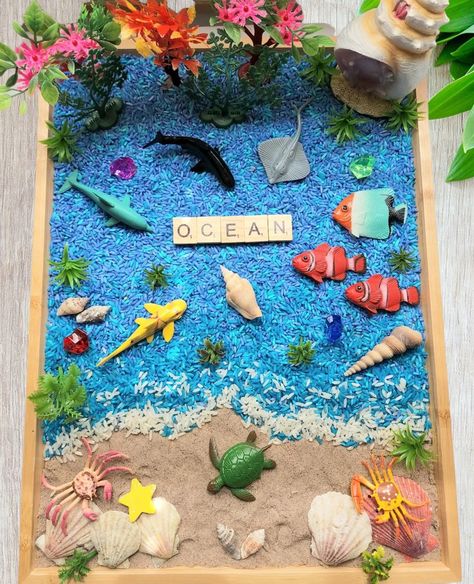 Diy Ocean Sensory Bin, Tropical Sensory Bin, Ocean Tuff Tray Ideas, Ocean Tuff Tray, Ocean Projects For Kids, Ocean Sensory Activities, Ocean Sensory Table, Sensory Box Ideas, Under The Sea Sensory Bin