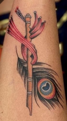 Mor Tattoo, Mor Pankh Tattoo, Love Life Tattoo, Flute Tattoo, Peacock Colour, Feather Tattoo Colour, Krishna Tattoo, Flute Design, Punk Tattoo