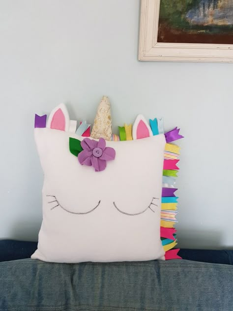 Diy Unicorn Pillow, Homemade Pillows, Unicorn Cushion, Girls Bedroom Art, Cushion Embroidery, Unicorn Pillow, Pillow Crafts, Cushion Cover Designs, Hand Painted Sarees