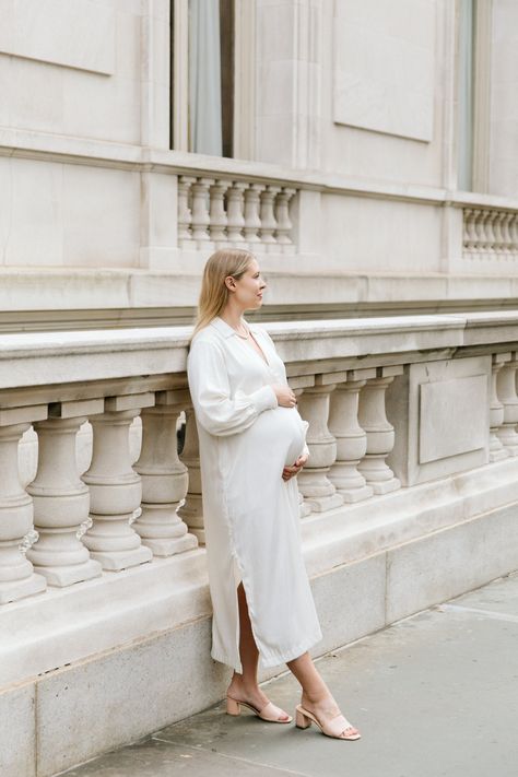 Sf Maternity Shoot, Rooftop Maternity Photoshoot, City Maternity Shoot, Elegant Maternity Photos, Photos In Nyc, Editorial Maternity, Nyc Central Park, Beach Editorial, Brooklyn Bride