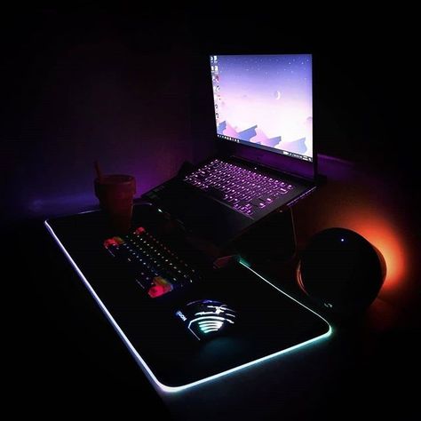 Setup Notebook, Best Laptops For Students, Gaming Laptop Setup, Laptop Setup, Laptop Gaming Setup, Mercedes Benz Interior, Clean Laptop, Computer Build, Hp Chromebook