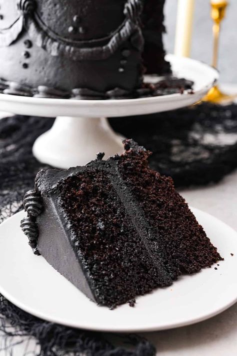 Come to the dark side with this gorgeous black velvet cake! Not only is it a showstopper and perfect for any Halloween party, but supremely moist and delicious to boot! Each bite is loaded with the most amazing cocoa flavor. Black Velvet Cake Recipe, Black Velvet Cake, Velvet Recipes, Black Velvet Cakes, Cocoa Cake, Velvet Cake Recipes, Best Chocolate Desserts, The Recipe Critic, Unsweetened Cocoa Powder