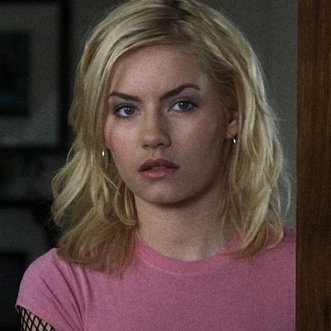 Elisa Cuthbert 2004, Elisha Cuthbert Girl Next Door, The Girl Next Door Aesthetic, Elisha Cuthbert 2004, Elisa Cuthbert, The Girl Next Door Movie, Elizabeth Cuthbert, Girl Next Door Movie, Character Headshots