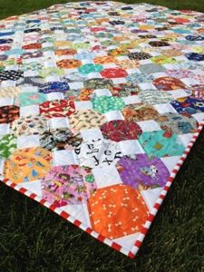 Hobble Creek Quilts: I Spy Quilt Finish Eye Spy Quilt, Quilt Layouts, Snowball Quilts, Charm Quilts, Disney Quilt, Hand Quilting Patterns, I Spy Quilt, Kids Quilts, Charm Packs