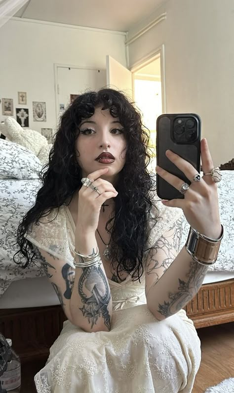 Naturally Black Hair, Soft Features Women, Witchy Curly Hair, Alt Hair Curly, Curly Haired Goth, Gothic Curly Hair, Curly Alt Hairstyles, Romantic Goth Hairstyles, Baby Bangs Curly Hair