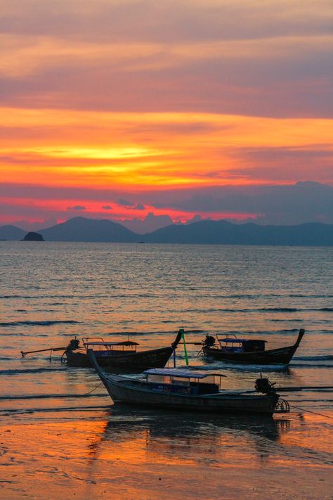 Sunset on the beach in Ao Nang, Thailand #sunset #thailand #asiatravel Beach In The Fall, Ao Nang Thailand, Thailand Beach Aesthetic, Beach In Thailand, Sunset In Thailand, Thai Beach, Spring Travel Destinations, Rocky Beach Sunset, Railay Beach