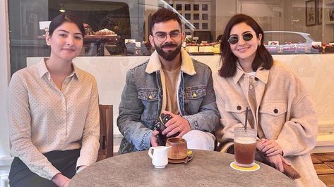 The power couple, Anushka Sharma and Virat Kohli are currently in London. The couple seems to be enjoying each other’s company roaming around the city and their spottings are going The post Anushka Sharma enjoys a coffee date with husband Virat Kohli in London, see pic appeared first on Bollywood Bubble. Manifesting Wallpaper, Anushka Sharma And Virat Kohli, Anushka Virat, Virat Anushka, Anushka Sharma Virat Kohli, Anushka Sharma And Virat, Virat Kohli And Anushka, King Kohli, Virat And Anushka