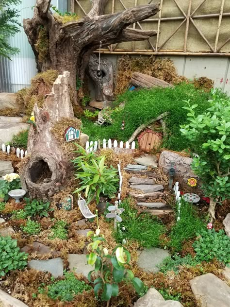 Fairy garden Garden House Ideas, Kandang Hamster, Hamster Diy Cage, Gerbil Cages, Mouse Cage, Hamster Diy, Fairy Garden House, Hamster Habitat, Crop Farming