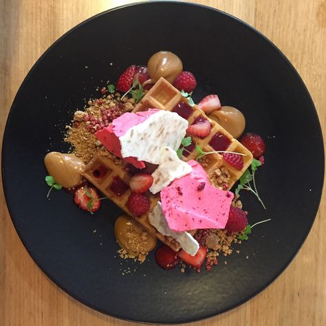 Waffle Plating Presentation, Waffle Presentation Ideas, Waffle Plating Ideas, Waffle Presentation, Waffles Plating, Waffle Plating, Yacht Food, Waffle Restaurant, Homemade Brunch