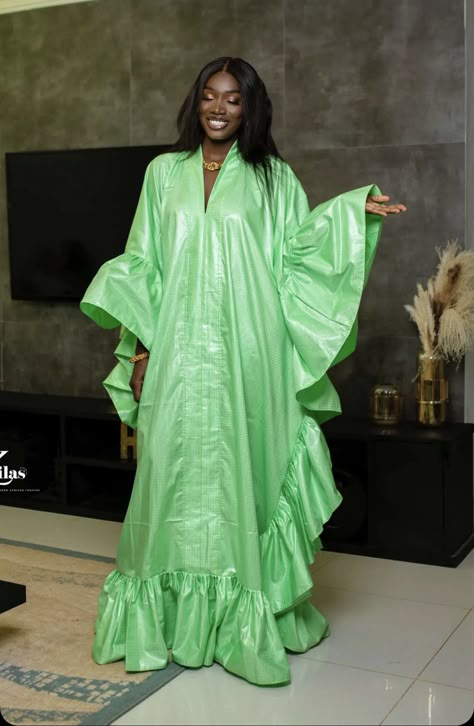 Getzner Styles For Women, Senegalese African Dresses, Modest Bazin Styles, Senegalese Clothing Styles 2024, Bazin Styles For Women, Getzner Styles, Eid Outfits African, Senegalese Clothing, Bazin Styles