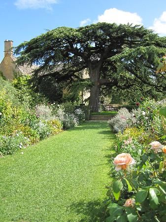 hidcote garden, Chipping camden Chipping Campden, Manor Garden, Genius Loci, Sky Sea, Gorgeous Gardens, Humble Abode, Places Around The World, Garden Inspiration, No 1