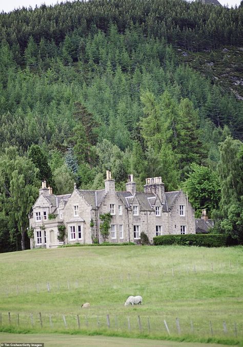 Prince of Wales visits Balmoral and goes deer stalking in first Scotland trip since Queen's funeral Scottish Estate, Sandringham House, Royal Lodge, Scotland Trip, Belfast City, Old Manor, The British Royal Family, British Family, Scotland Castles