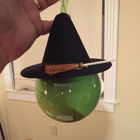 My Wicked Witch of the West ornament Wizard Of Oz Ornaments, Wizard Of Oz Color, Diy Tree Ornaments, Wizard Of Oz Gifts, Wizard Of Oz Decor, Christmas Tree Festival, Wicked Witch Of The West, Witch Of The West, Diy Christmas Tree Ornaments