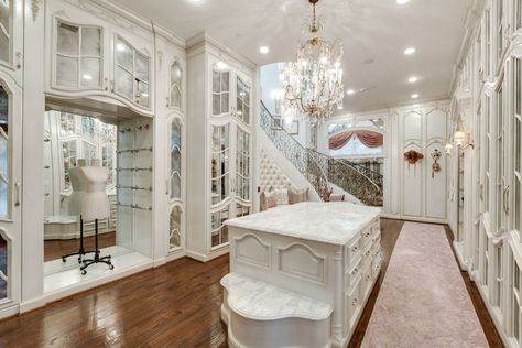 بيوت ملكية, Modern Classic Interior, Dream Closet Design, Dream Closets, Texas Homes, Luxury Homes Dream Houses, House Room, Classic Interior, Closet Design