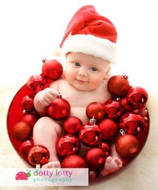 23 Adorable DIY Christmas Baby Photo Ideas - Just Simply Mom With Dog, Baby Christmas Photography, Christmas Baby Pictures, 4 Month Old Baby, Pictures Friends, Baby Christmas Photos, Baby Fotografie, Xmas Photos, Baby Pictures Newborn