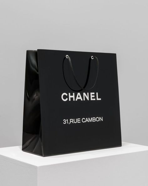 Chanel Paper Bag, Paper Bags Design, Carry Bag Design, Box For Chocolate, Bag Packaging Design, Designer Shopping Bags, Black Shopping Bag, Black Paper Bag, Luxury Paper Bag