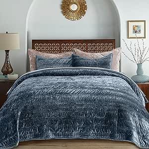 Chocolate Brown Bedding, Blue Comforter Bedroom, Navy Blue Bedding, Dark Bedroom Furniture, Quilted Bedding, Stormy Blue, Velvet Comforter, Unique Bedding Sets, Blue Comforter