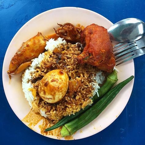 Top 10 Best Nasi Kandar in Penang You Need To Try (Updated) Malaysian Street Food, Nasi Kandar, Penang Food, Egg Curry, Hot Soup, First Bite, White Rice, Boiled Eggs, Lunches And Dinners