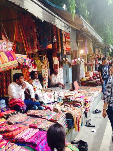 Jaipur market Jaipur Market, Alphabet Dating, Indian Theme, Luxury Travel Destinations, Paint Inspiration, Dream Vision Board, Craft Markets, Drawing Board, Jaipur India