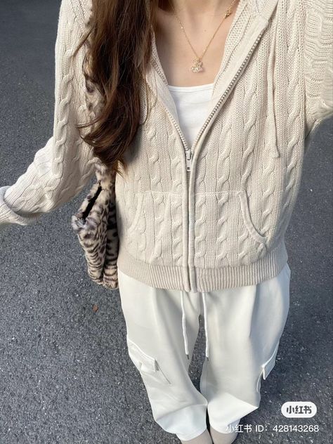 Outfit Peony Aesthetic, Street Outfits, Aesthetic Streetwear, Beige Outfit, Birthday List, Fairy Grunge, Grunge Style, 가을 패션, Korean Outfits