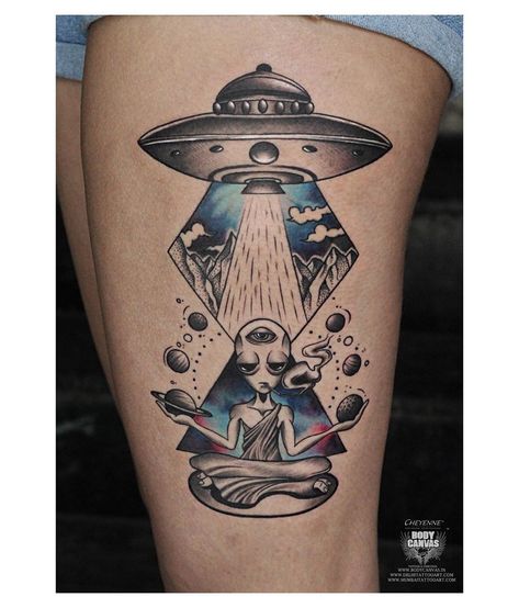 Ufo Tattoo, Planet Tattoos, Galaxy Tattoo, Alien Tattoo, 4 Tattoo, Inspiration Tattoos, Geniale Tattoos, Hand Tattoos For Guys, Tattoo Life