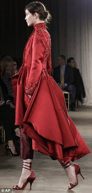 Redingote - Ensemble consisting of a dress with matching or contrasting full-length coat. A full over-coat having a large collar worn for riding in France about 1725 // #Marchesa F/W 2013 #cataloging #archive #GardeRobeWardrobeStorage #TheMoreYouKnow Satin Coat, Poker Night, Red Carpet Ready, Boss Life, Fishtail Skirt, Alpha Phi, Creation Couture, Dior Couture, Beaded Top