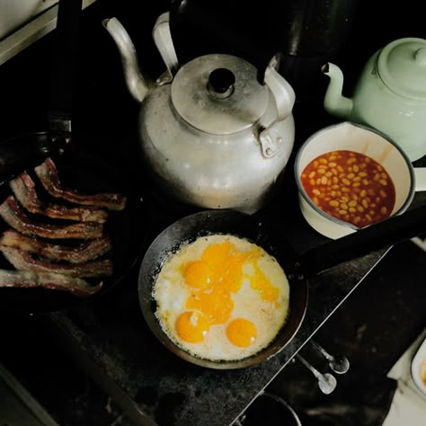 Think Food, Sunday Afternoon, Slow Living, Country Life, Aesthetic Food, Stove, Food Photography, Bacon, Sweet Home