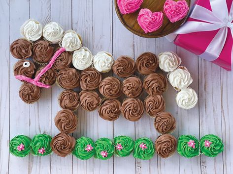 Horse Cupcake Cake, Horse Cupcakes, Horse Theme Birthday Party, Horse Themed Party, Horse Birthday Cake, Cake Pulls, Horse Cookies, Cupcake Photos, Horse Birthday Parties