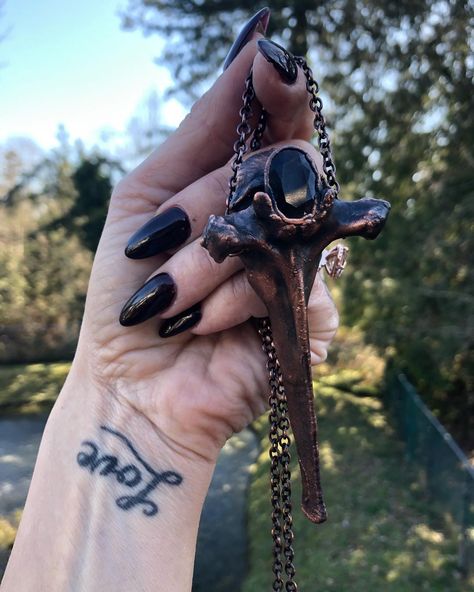 Serpent & Sage on Instagram: “Deer Vertebrae & Garnet 🖤 • • Deer are the sacred carriers of peace and show us how to open our hearts and love unconditionally 🖤 • •…” Vertebrae Art, Deer Vertebrae, The Bone Collector, Expo Ideas, Love Unconditionally, Bone Collector, Skull Crafts, Bone Jewelry, Gothic House