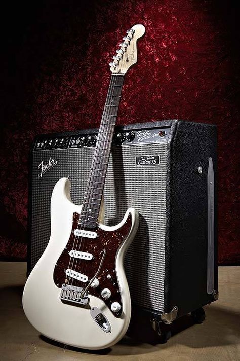 Guitar And Amp, Fender Guitars Stratocaster, Best Guitar Players, Fender Strat, Stratocaster Guitar, Guitar Photos, Cool Electric Guitars, Fender Guitar, Guitar Collection