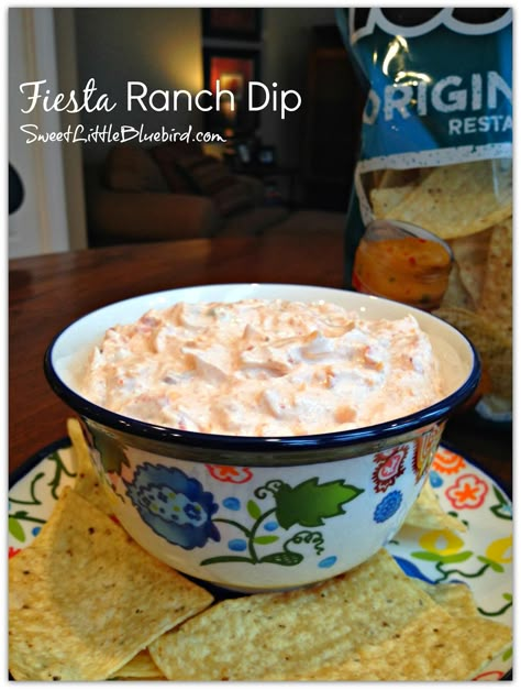 Fiesta Ranch Dip - Only 4 ingredients! |  SweetLittleBluebird.com Ranch Dip Mix Recipe, Ranch Dip Mix, Fiesta Ranch Dip, Party Dip Recipes, Ranch Dip, Snack Dip, Hidden Valley, Yummy Dips, Party Food Appetizers