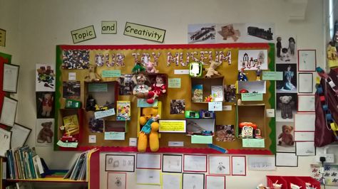 Reception/Y1 Toy Museum display. Toys Topic, Ks1 Classroom, Traction Man, Role Play Ideas, School Display, Toy Workshop, Role Play Areas, Museum Display, Topic Ideas