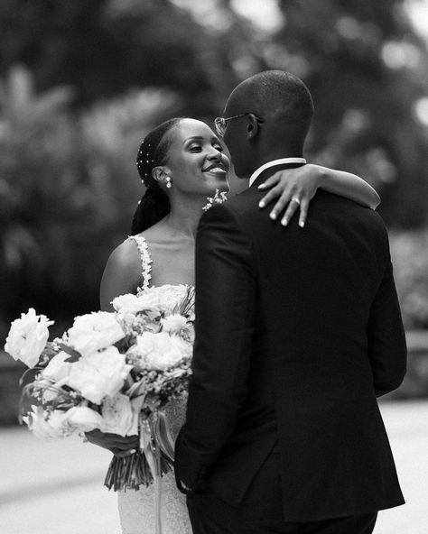 “I was made for you” MUA: Priscilla Decor: @dreamhouseevents Bouquet: @oakwoodeventsug Wedding stationery: @theshoptwentyseven Motion Wedding Photography, Wedding Photography Black Couples, Black Wedding Couple, Black Couples Wedding, Muslim Wedding Photography, Bridal Ideas, Wedding Picture Poses, Photoshoot Inspo, Gothic Wedding