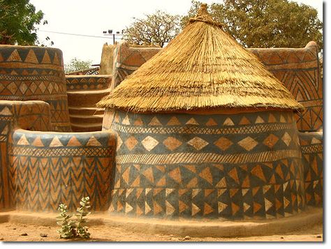 THE 10 MOST BEAUTIFUL VERNACULAR NATURAL BUILDINGS AROUND THE WORLD – Natural Building Thailand Cob Building, African House, Mud House, Natural Homes, Afrique Art, Afrikaanse Kunst, Traditional Houses, Vernacular Architecture, Unusual Homes