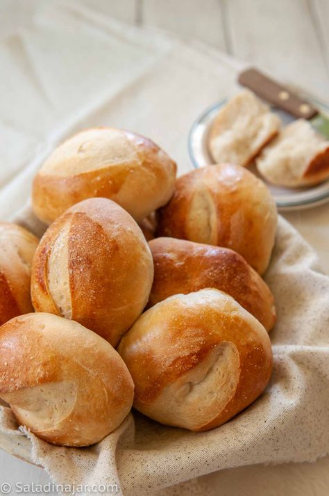 These Chewy Sourdough Bread Rolls are Too Good To Miss Breville Bread Maker Recipes, Sourdough Bread Rolls, Sourdough Bread Machine, Sourdough Dinner, Sourdough Dinner Rolls, Bread Machines, Sourdough Rolls, Bread Machine Recipe, Discard Recipe