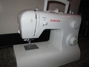 Intro to Sewing Machines-the basic parts Sew Ins, Ask Yourself, Straight Stitch, Craft Time, Sewing Machines, Sewing Basics, Learn To Sew, Fabric Scraps, Fabric Crafts