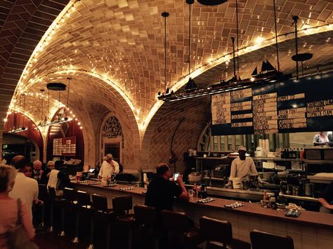 Oyster bar Grand Central Station Grand Central Station, Oyster Bar, Grand Central, New York Style, Central Station, Road Trip Usa, Amazing Places, The Good Place, Road Trip