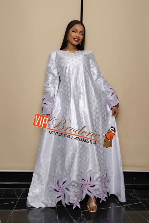 Senegalese Clothing, Senegalese Styles, Boubou Styles For Women, African Attire Dresses, African Fabric Dress, African Dresses Modern, African Inspired Clothing, African Fashion Traditional, African Fashion Modern