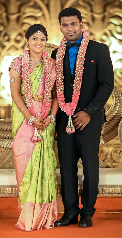 Reception Garland For Lehenga, Kalyana Malai Designs, Maalai Designs For Engagement, Reception Malai Design, Orchid Varmala, Wedding Malai Design, Lotus Varmala, Flora Decoration, Best Life Partner