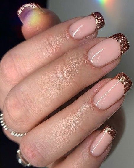 Glitter Tipped Gel Nails, French Tip Rose Gold Nails, French Nails Rose Gold, Rose Gold Nail Tips, French Tip Nails Gilter, Acrylic Glitter French Tip, Rose Gold Nails French Tip, Bronze Tip Nails, Rose Gold Glitter French Tip Nails