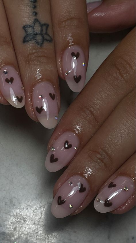 Cute Short Nail Ideas Valentines, Cute Nails For Valentines Day Short, Vday Nails Short, Cute Short Valentine Nails, Really Short Nails Ideas, It Girl Nails, Heart Nail Art Designs, Really Short Nails, Gel Manicure Designs