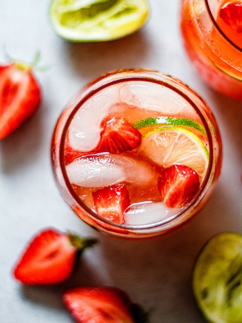 All The Healthy Things, Strawberry Limeade, Limeade Recipe, Dairy Free Cheesecake, Easy Drink Recipes, Paleo Recipes Easy, Refreshing Food, Healthy Summer Recipes, Cookout Food